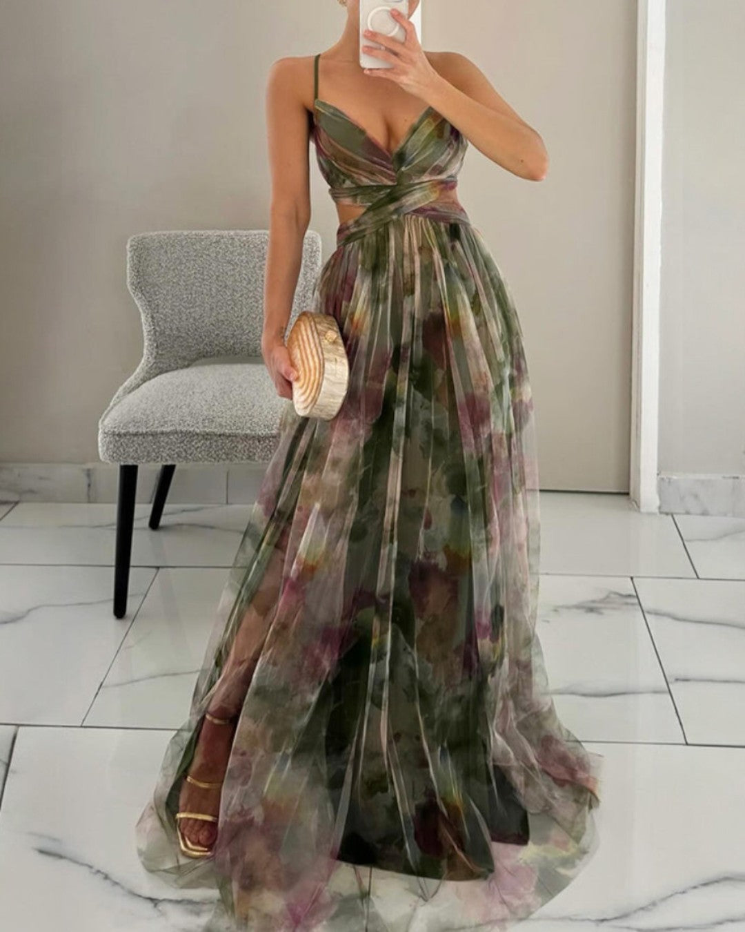 Zendaya™ - Un precioso vestido largo con estampado floral